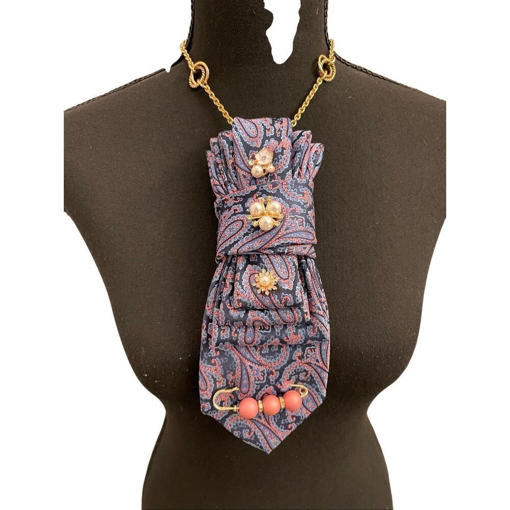 Women’s Necklace/Necktie With gold Toned Jewelry and Accessories